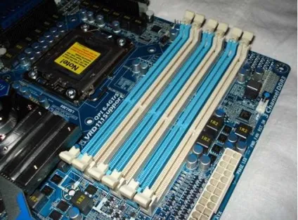 Компоненти материнської плати призначення основних елементів (елементів) Компоненти материнської плати призначення основних елементів