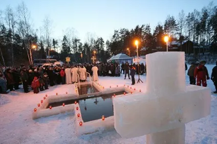 Водохресна вода і водохресне купання (хрещення) Водохресна вода і водохресне купання