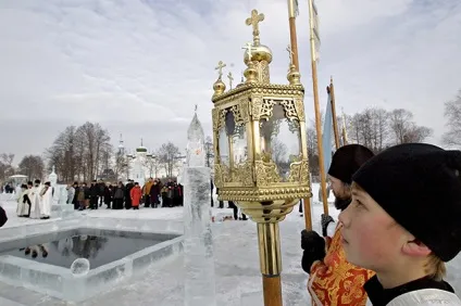 Водохресна вода і водохресне купання (водохресні купання) Водохресна вода і водохресне купання