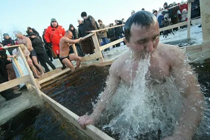 Водохресна вода і водохресне купання (вода) Водохресна вода і водохресне купання