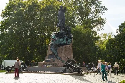 Кронштадт - самостійна поїздка з Харкова