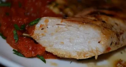 Куряча грудка запечена в духовці рецепти з фото (Часу готування хвилин) Куряча грудка запечена в духовці рецепти з фото