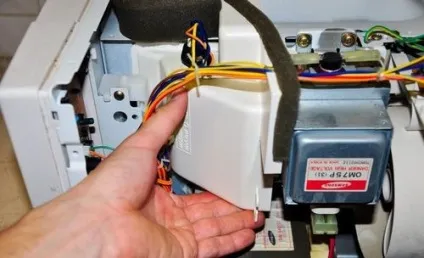Лампочка в мікрохвильовій печі samsung і panasonic як поміняти на відео (поміняти лампочку в мікрохвильовці) Лампочка в мікрохвильовій печі samsung і panasonic як поміняти на відео
