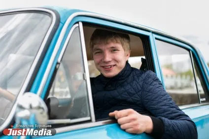 Кузов після ралі, двигун після пожежі (кузов) Кузов після ралі, двигун після пожежі