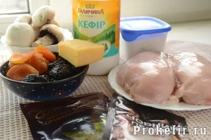 Курячий рулет у фользі в духовці з начинкою - рецепт з фото крок за кроком