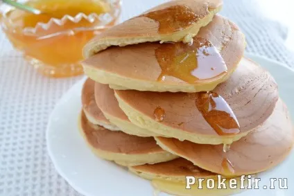 Курячий рулет у фользі в духовці з начинкою - рецепт з фото крок за кроком