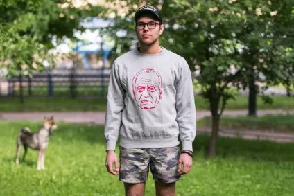 Хто займається спортом на вулиці (займається) Хто займається спортом на вулиці