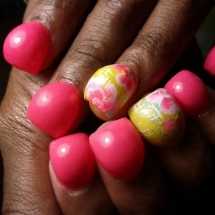Круглі опуклі нігті bubblenails - нова модна тенденція