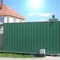 Механічні відкатні ворота своїми руками особливості установки (своїми) Механічні відкатні ворота своїми руками особливості установки