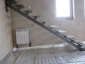 Методи установки своїми руками сходів на металевому каркасі на другий поверх, фото (руками) Методи установки своїми руками сходів на металевому каркасі на другий поверх, фото