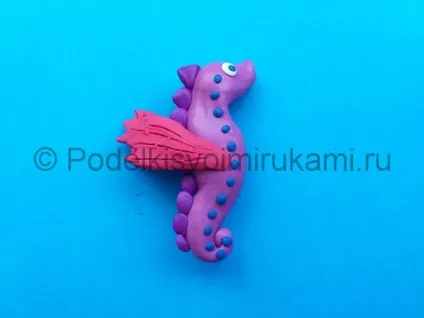 Морський коник з пластиліну