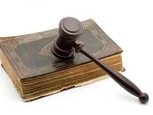 Спадкове правонаступництво універсальне і сингулярне (універсальне) Спадкове правонаступництво універсальне і сингулярне