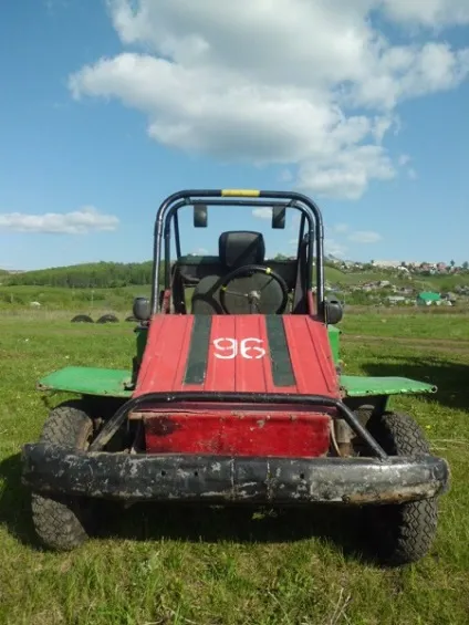 Народний умілець з Башкирії конструює незвичайні автомобілі (народний) Народний умілець з Башкирії конструює незвичайні автомобілі
