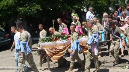 Недосвідчену дівчину-кухаря відправили на передову прокуратура розслідує обставини загибелі (військова прокуратура) Недосвідчену дівчину-кухаря відправили на передову прокуратура розслідує обставини загибелі