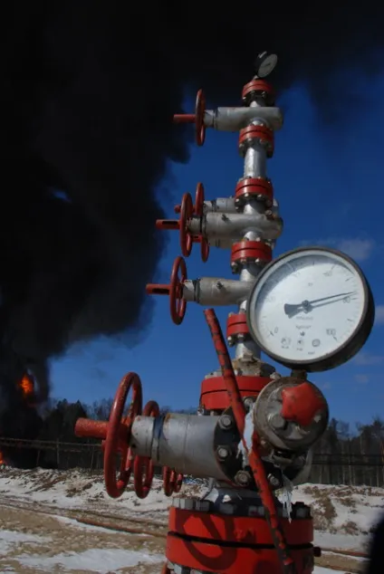 Трохи картинок про нафту