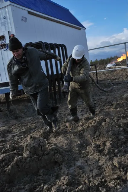 Трохи картинок про нафту