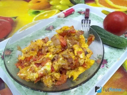 Омлет рецепт з салом, цибулею і помідорами (омлет з помідорами) Омлет рецепт з салом, цибулею і помідорами
