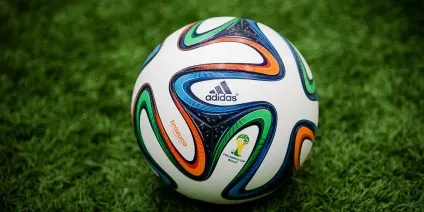 Від federale 102 до jabulani і brazuca історія м'ячів чемпіонатів світу з футболу (м'ячів) Від federale 102 до jabulani і brazuca історія м'ячів чемпіонатів світу з футболу