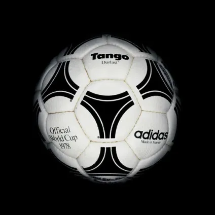 Від federale 102 до jabulani і brazuca історія м'ячів чемпіонатів світу з футболу (світу) Від federale 102 до jabulani і brazuca історія м'ячів чемпіонатів світу з футболу