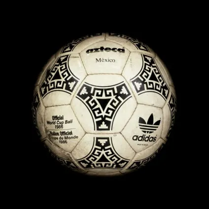 Від federale 102 до jabulani і brazuca історія м'ячів чемпіонатів світу з футболу (jabulani) Від federale 102 до jabulani і brazuca історія м'ячів чемпіонатів світу з футболу