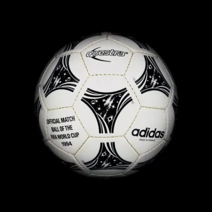 Від federale 102 до jabulani і brazuca історія м'ячів чемпіонатів світу з футболу (jabulani) Від federale 102 до jabulani і brazuca історія м'ячів чемпіонатів світу з футболу