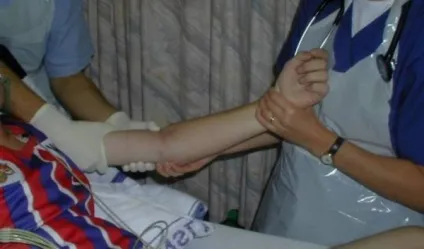 Перелом головки променевої кістки ліктьового суглоба симптоми, лікування і відновлення ліктя з (кістки) Перелом головки променевої кістки ліктьового суглоба симптоми, лікування і відновлення ліктя зі