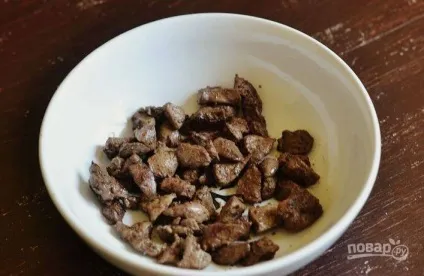 Печінка з солоними огірками - покроковий рецепт з фото на (приготування їжі) Печінка з солоними огірками - покроковий рецепт з фото на