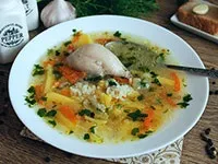 Курячий суп з перловкою