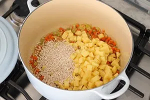 Курячий суп з перловкою
