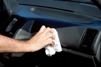 Поліроль для салону автомобіля полірування приладової панелі і торпеди (салону) Поліроль для салону автомобіля полірування приладової панелі і торпеди