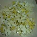 Салат з солоними огірками
