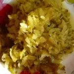 Салат з солоними огірками