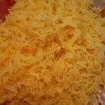 Салат з солоними огірками