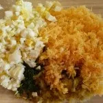 Салат з солоними огірками