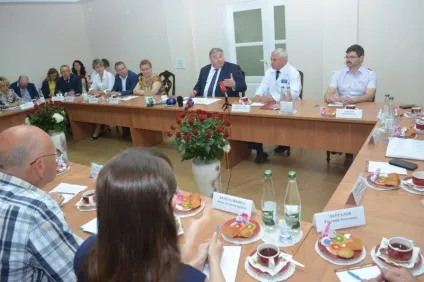 З цим потрібно боротися! », Тижневик - вечірній Сніжне (новини) З цим потрібно боротися! », Тижневик - вечірній Сніжне