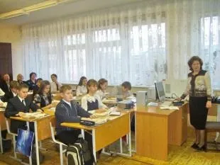 Соціальне партнерство школа - завод (псковська стрічка новин) Соціальне партнерство школа - завод