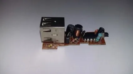 Стаціонарний usb-роз'єм в автомобіль своїми руками (частини пластикової панельки) Стаціонарний usb-роз'єм в автомобіль своїми руками