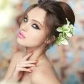 Весільні зачіски з пучком (низьким, високим, набік) з фатою, чубчиком або стрічкою