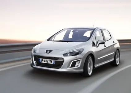 Топ-10 хетчбеків з «автоматами» до 800 000 рублів - автомобілі