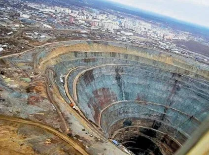 Топ 10 найглибші місця на землі (найглибших місць) Топ 10 найглибші місця на землі