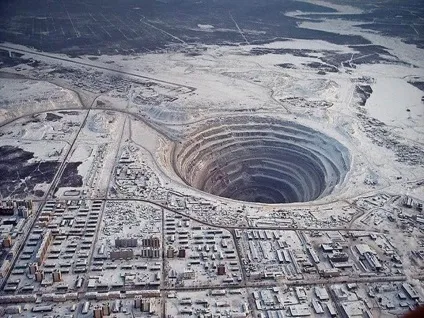 Топ 10 найглибші місця на землі (землі) Топ 10 найглибші місця на землі