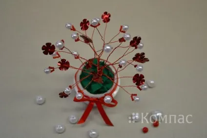 Майстер-клас декоративне дерево з бісеру, намистин і пайеток «квіти любові», всеукраїнські та (декупаж) Майстер-клас декоративне дерево з бісеру, намистин і пайеток «квіти любові», всеукраїнські та