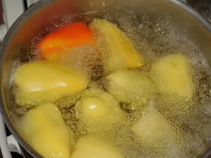 Маринований перець фарширований помідорами з часником - як маринувати фаршировані перці на (часником) Маринований перець фарширований помідорами з часником - як маринувати фаршировані перці на