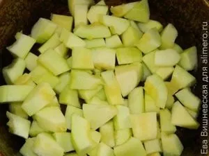 Тушкований кабачок з куркою (кабачки з куркою) Тушкований кабачок з куркою