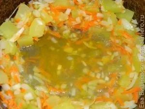 Тушкований кабачок з куркою (куряча грудка) Тушкований кабачок з куркою