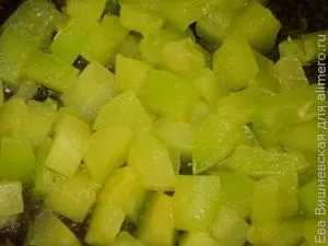 Тушкований кабачок з куркою (кабачок) Тушкований кабачок з куркою