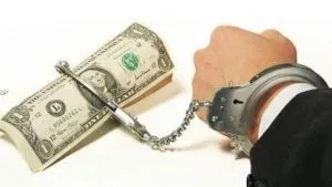 У яких випадках банк продає борг колекторам і що робити позичальникові (банк) У яких випадках банк продає борг колекторам і що робити позичальникові