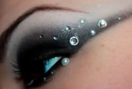 Кришталеві татуювання swarovski (кришталевий макіяж)