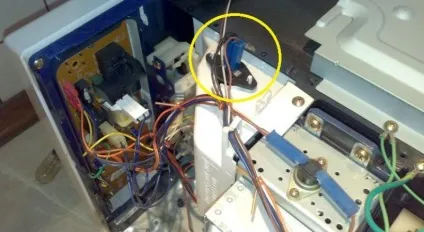 Заміна лампочки на свч samsung (samsung) Заміна лампочки на свч samsung