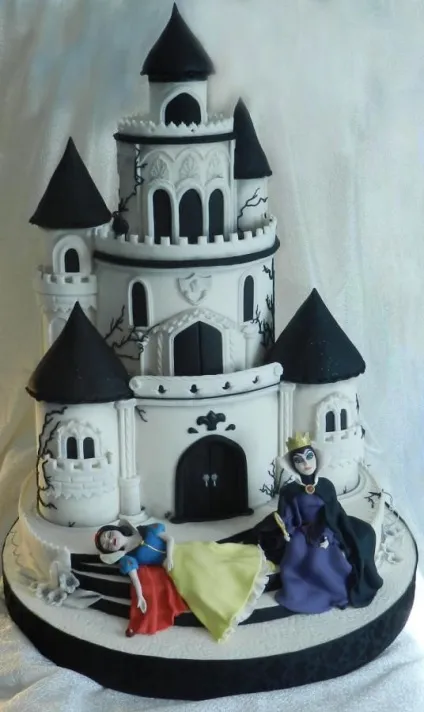 Замок з мастики